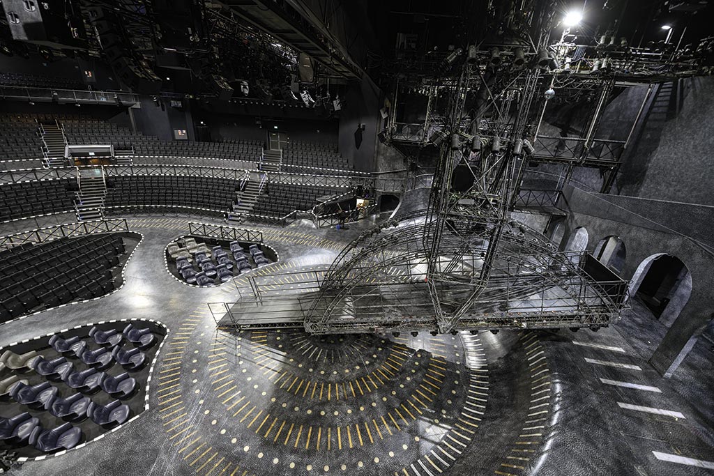 Die Brücke in Position als Rampe für Elektra